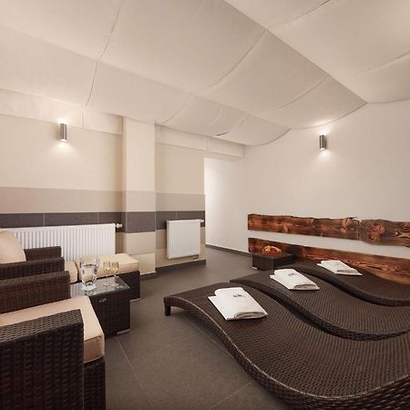 Profamily Hotel Top Бенецко Экстерьер фото