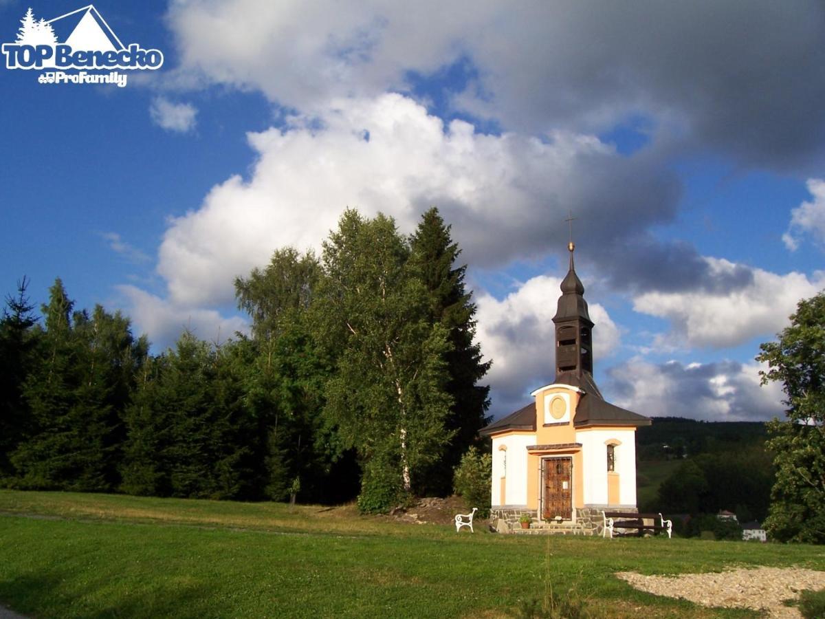 Profamily Hotel Top Бенецко Экстерьер фото