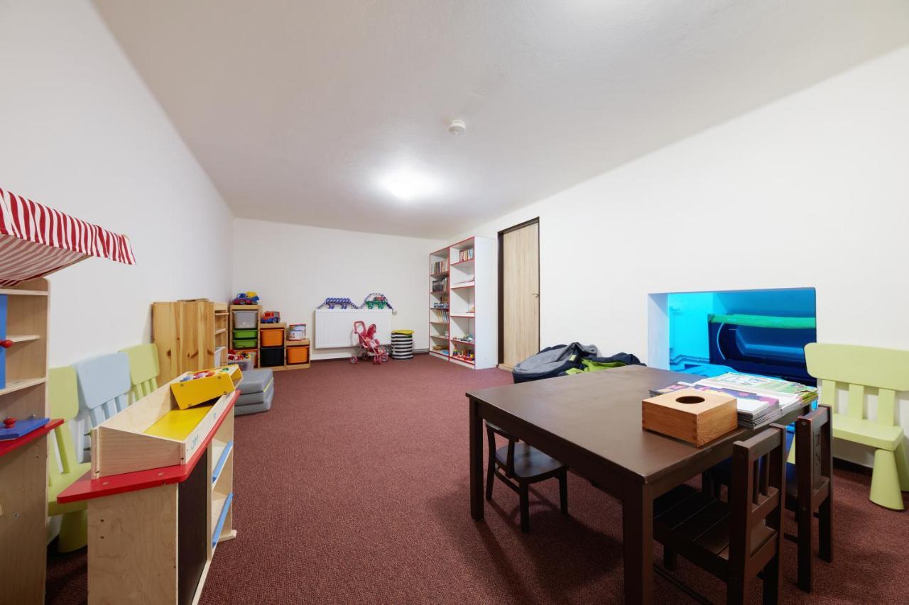 Profamily Hotel Top Бенецко Экстерьер фото
